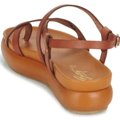 Betty London - AGNES