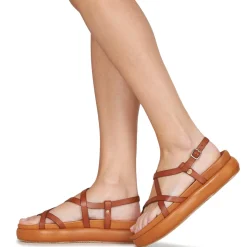 Betty London - AGNES