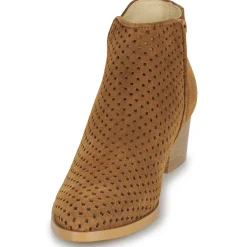 Betty London - ALINE