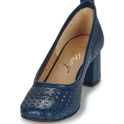 Betty London - BRIGITTE