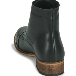 Betty London - FOLIANE