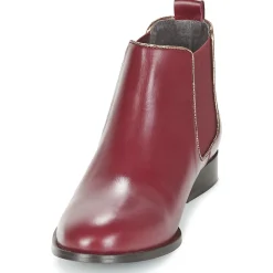 Betty London - FOLOIE