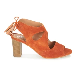 Betty London - GARMER