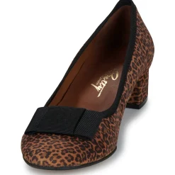 Betty London - Hélène