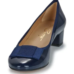 Betty London - Hélène