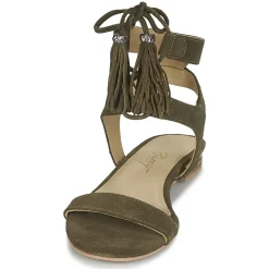 Betty London - IKARA