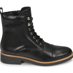 Betty London - MONNICA