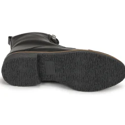 Betty London - MONNICA