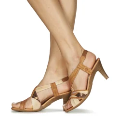 Betty London - POULOI