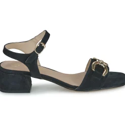 Betty London - SONYA