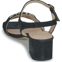 Betty London - SONYA