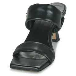 Betty London - TEODORA