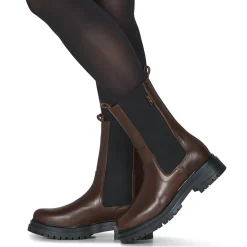 Betty London - VERONIQUE