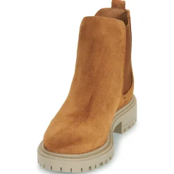 Casual Attitude - BELLANE