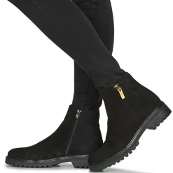 Casual Attitude - NALLINE