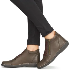 Casual Attitude - NELIO