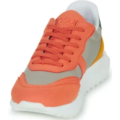 Casual Attitude - STRANI