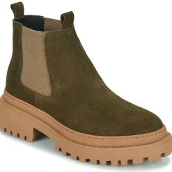 Casual Attitude - YEYE