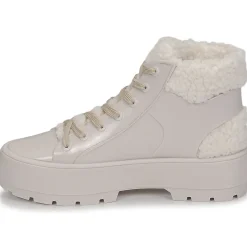 Melissa - MELISSA FLUFFY SNEAKER AD