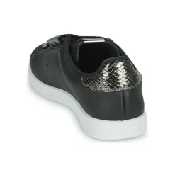 Victoria - HUELLAS  TIRAS