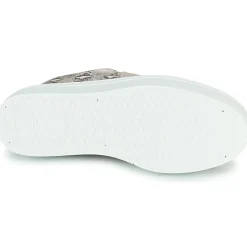 Victoria - 1092143NUDE